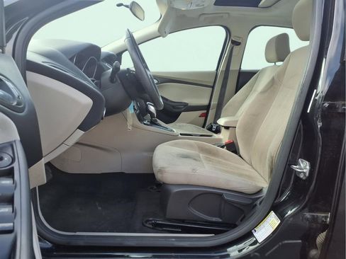 Used 2015 Ford Focus SE w/ SE Sport Package image 17