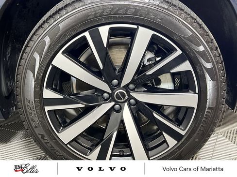 Used 2025 Volvo XC90 B5 Core w/ Protection Package Premier image 17