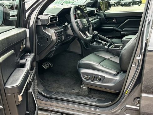 Certified 2025 Toyota Tacoma TRD Off-Road image 10