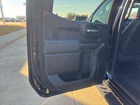 Used 2022 GMC Sierra 1500 AT4 w/ AT4 Premium Package image 18