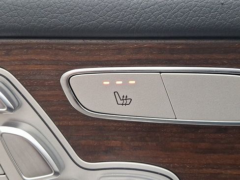 Used 2022 Mercedes-Benz GLC 300 4MATIC image 26