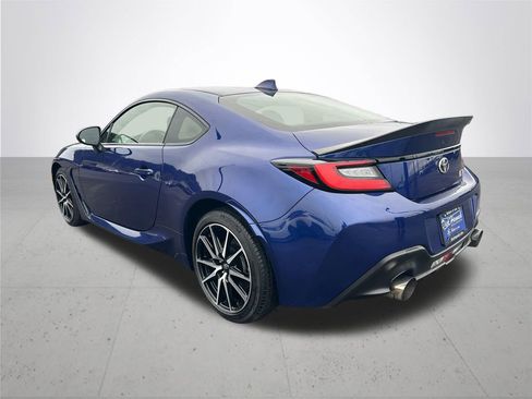 Used 2022 Toyota GR86 Base w/ ALL Weather Mat Package (TMS) image 8