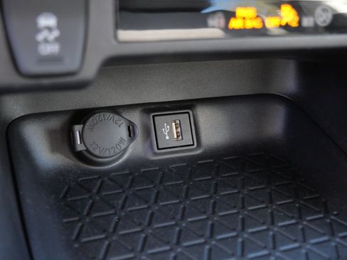Certified 2025 Toyota RAV4 XLE AWD/4WD image 32