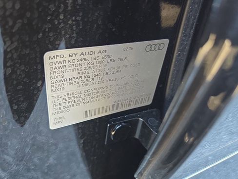 Used 2025 Audi Q5 Premium image 33