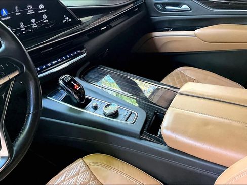 Used 2021 Cadillac Escalade Premium Luxury w/ LPO, Illumination Package RWD image 16