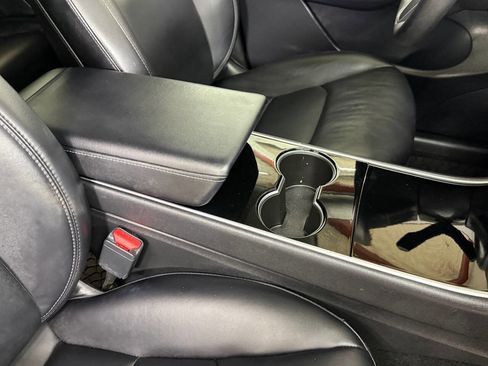 Used 2020 Tesla Model Y Long Range image 31