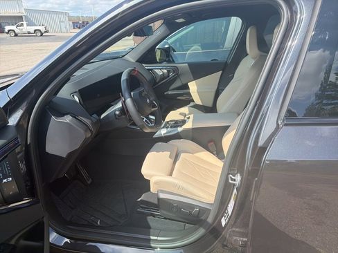 Used 2025 BMW X3 M50 w/ Premium Package image 2