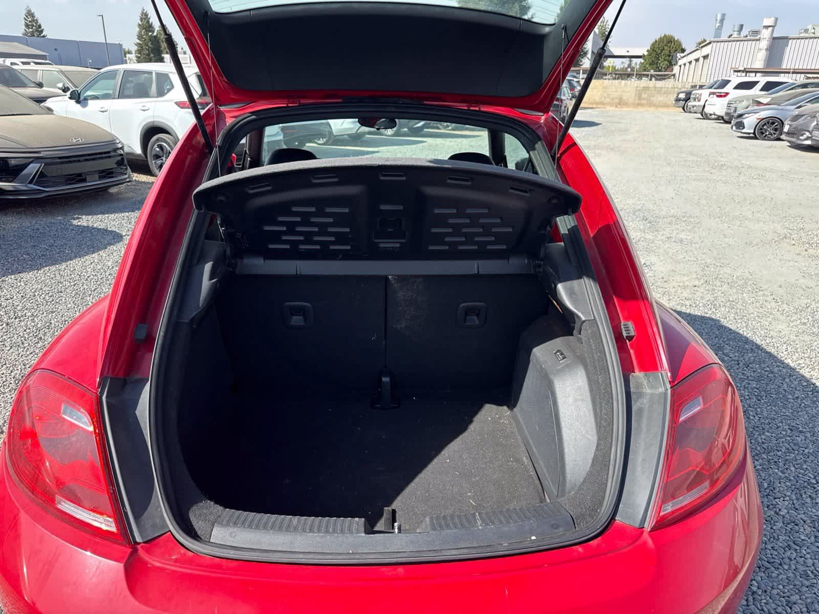 Used 2013 Volkswagen Beetle 2.5 FWD image 11
