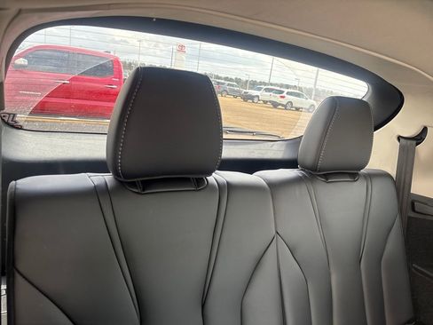 Used 2022 Acura MDX FWD w/ Technology Package image 29