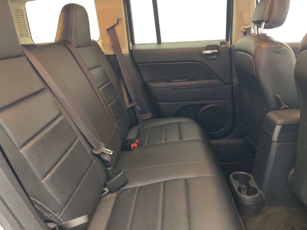 Used 2017 Jeep Patriot High Altitude FWD image 19