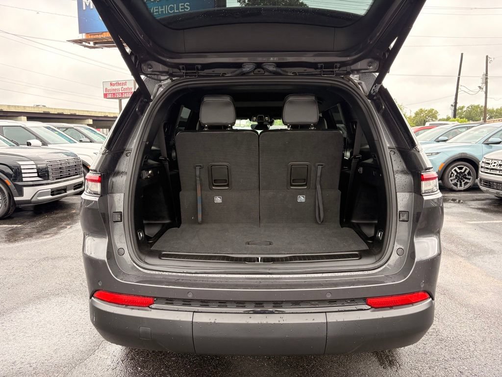 Used 2023 Jeep Grand Cherokee L Laredo AWD/4WD image 7