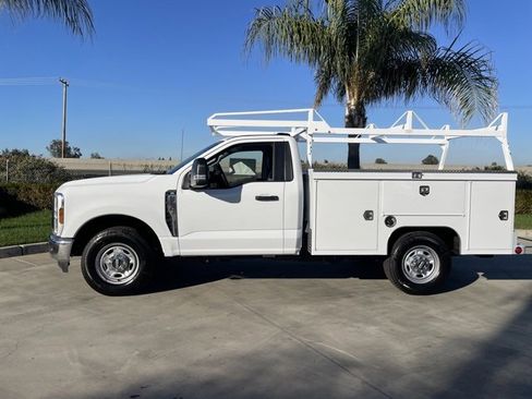 New 2026 Ford F250 XL w/ XL Chrome Package image 2
