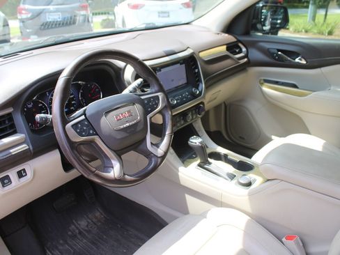 Used 2019 GMC Acadia Denali w/ Technology Package FWD image 25