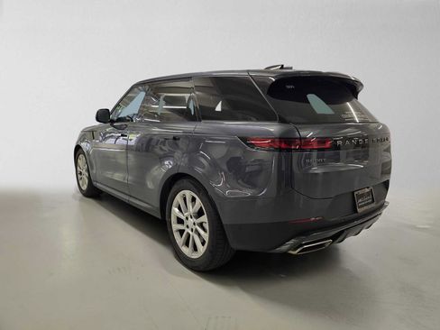 Used 2025 Land Rover Range Rover Sport SE AWD/4WD image 3