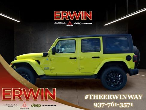 Used 2023 Jeep Wrangler Unlimited Sahara w/ Cold Weather Group AWD/4WD image 4