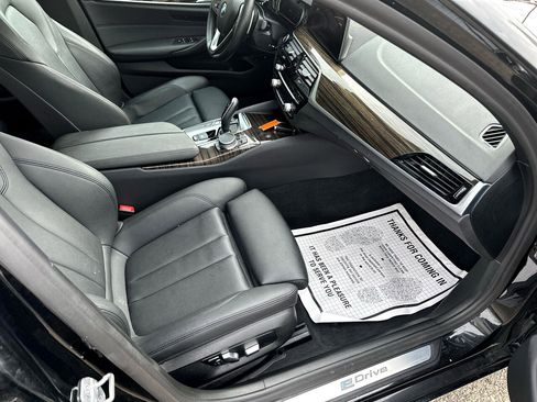 Used 2019 BMW 530e w/ Convenience Package image 18