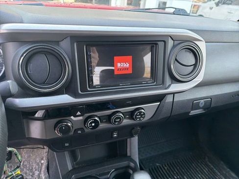 Used 2017 Toyota Tacoma SR5 w/ Tow Package image 9