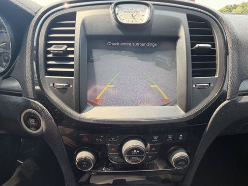 Used 2014 Chrysler 300 S AWD/4WD image 19