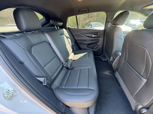 Used 2025 Buick Envista Sport Touring image 35