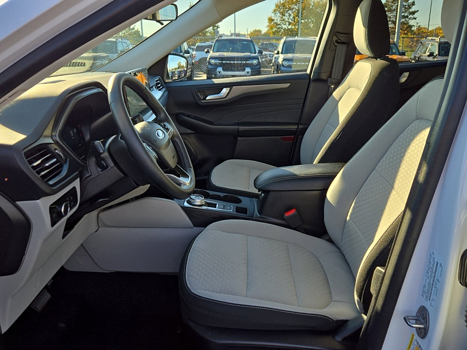 Used 2023 Ford Escape Active w/ Tech Pack #2 AWD/4WD image 11