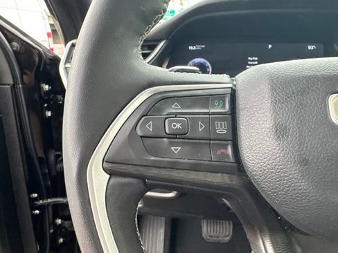 Used 2023 Jeep Grand Cherokee L Laredo AWD/4WD image 26