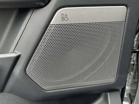 Used 2025 Ford F150 Lariat w/ Equipment Group 501A Mid image 8