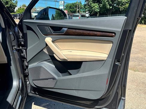 Used 2019 Audi Q5 2.0T Premium Plus w/ Premium Plus Package image 24