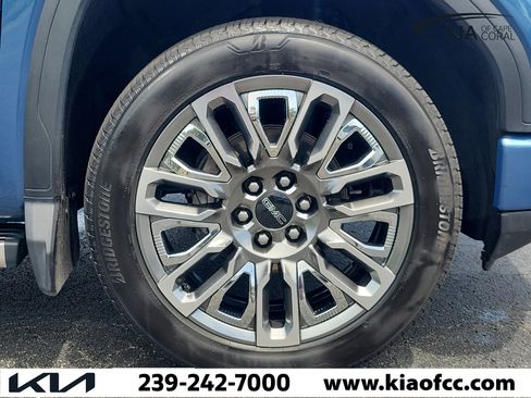 Used 2024 GMC Sierra 1500 Denali Ultimate AWD/4WD image 7