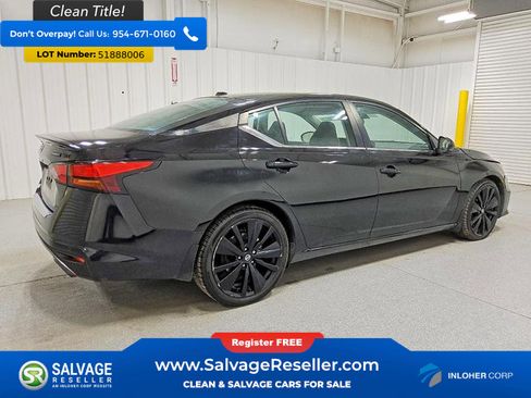 Used 2022 Nissan Altima 2.5 SR w/ Midnight Edition Package FWD image 4