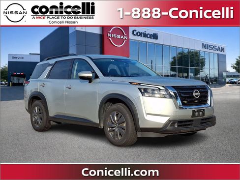 Used 2025 Nissan Pathfinder SV FWD image 1