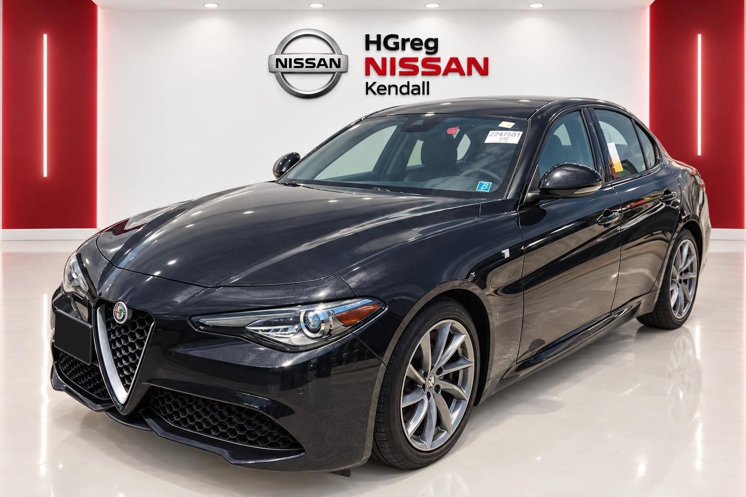 Used 2022 Alfa Romeo Giulia Ti RWD image 3