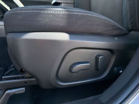 Used 2016 Subaru Forester 2.5i Premium w/ All-Weather Package AWD/4WD image 18