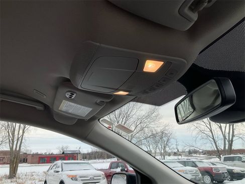 Used 2022 Ford Edge SEL w/ Sport Appearance Package image 18