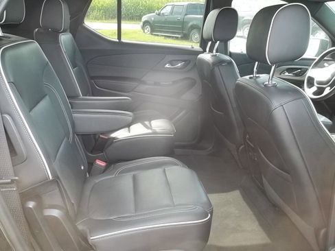 Used 2022 Chevrolet Traverse Premier w/ Redline Edition image 16
