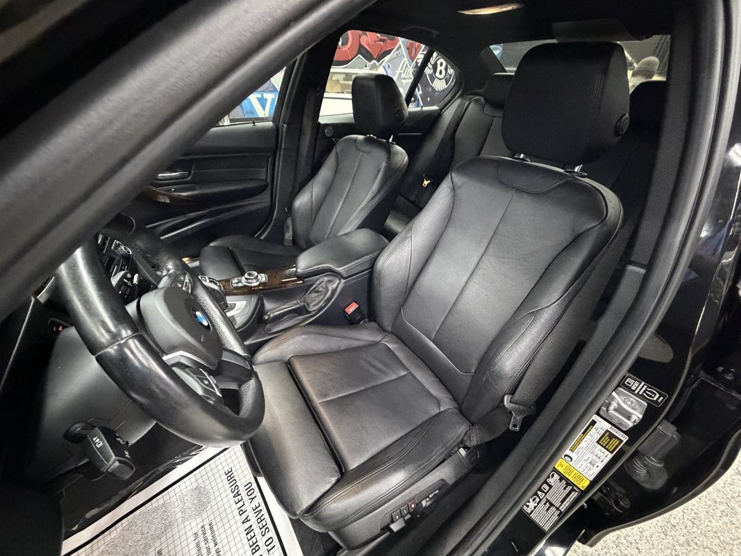 Used 2013 BMW 335i xDrive Sedan AWD/4WD image 11