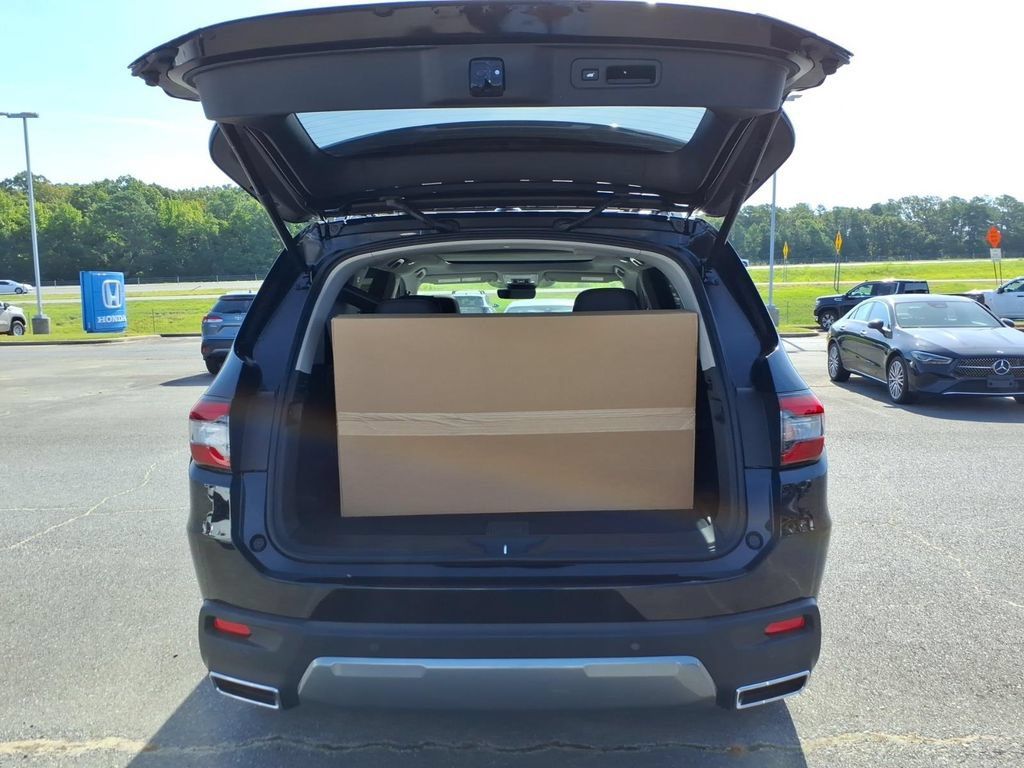New 2026 Honda Pilot Touring image 6