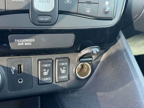 Certified 2019 Nissan Leaf SV w/ SV Technology Package image 18