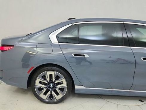 Used 2023 BMW i7 xDrive60 image 7
