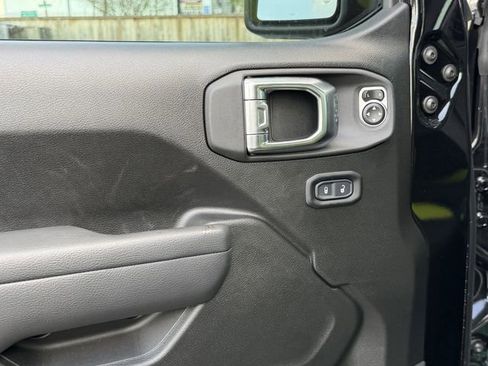 New 2025 Jeep Gladiator Sport AWD/4WD image 12