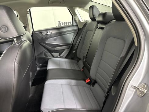 Used 2025 Volkswagen Jetta SE w/ Sunroof Package FWD image 24