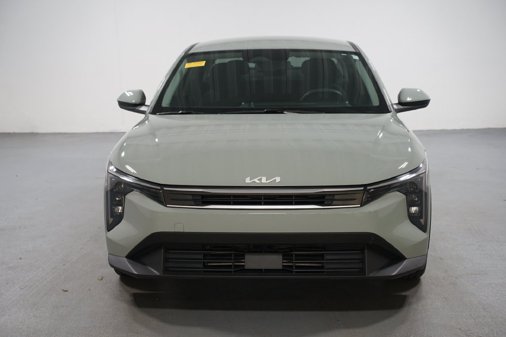 Used 2026 Kia K4 FWD image 2