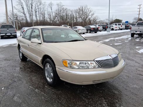 Used 2000 Lincoln Continental image 3