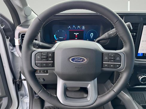 New 2026 Ford F250 Lariat w/ Black Appearance Package AWD/4WD image 13