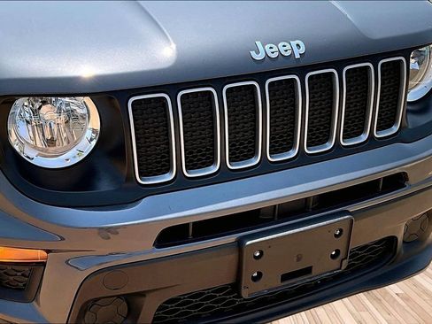 Used 2023 Jeep Renegade Latitude AWD/4WD image 26