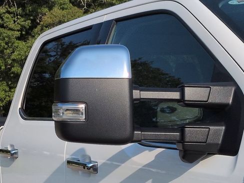 Used 2023 Ford F250 Lariat w/ Lariat Ultimate Package AWD/4WD image 12