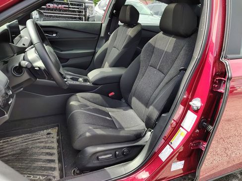 Used 2024 Honda Accord Sport image 9