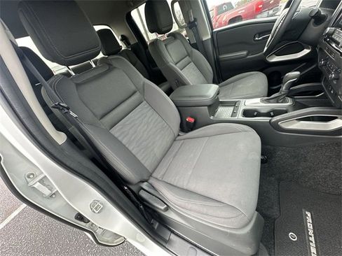 Certified 2024 Nissan Frontier SV image 24