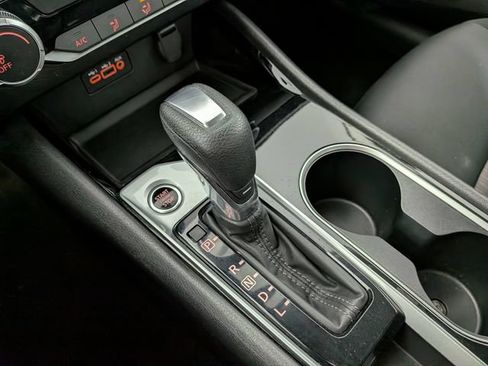 Used 2024 Nissan Altima 2.5 SV FWD image 16