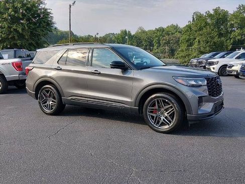 Certified 2025 Ford Explorer ST-Line w/ ST-Line Street Pack AWD/4WD image 2