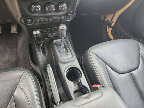Used 2013 Jeep Wrangler Unlimited Sahara w/ Max Tow Pkg AWD/4WD image 37